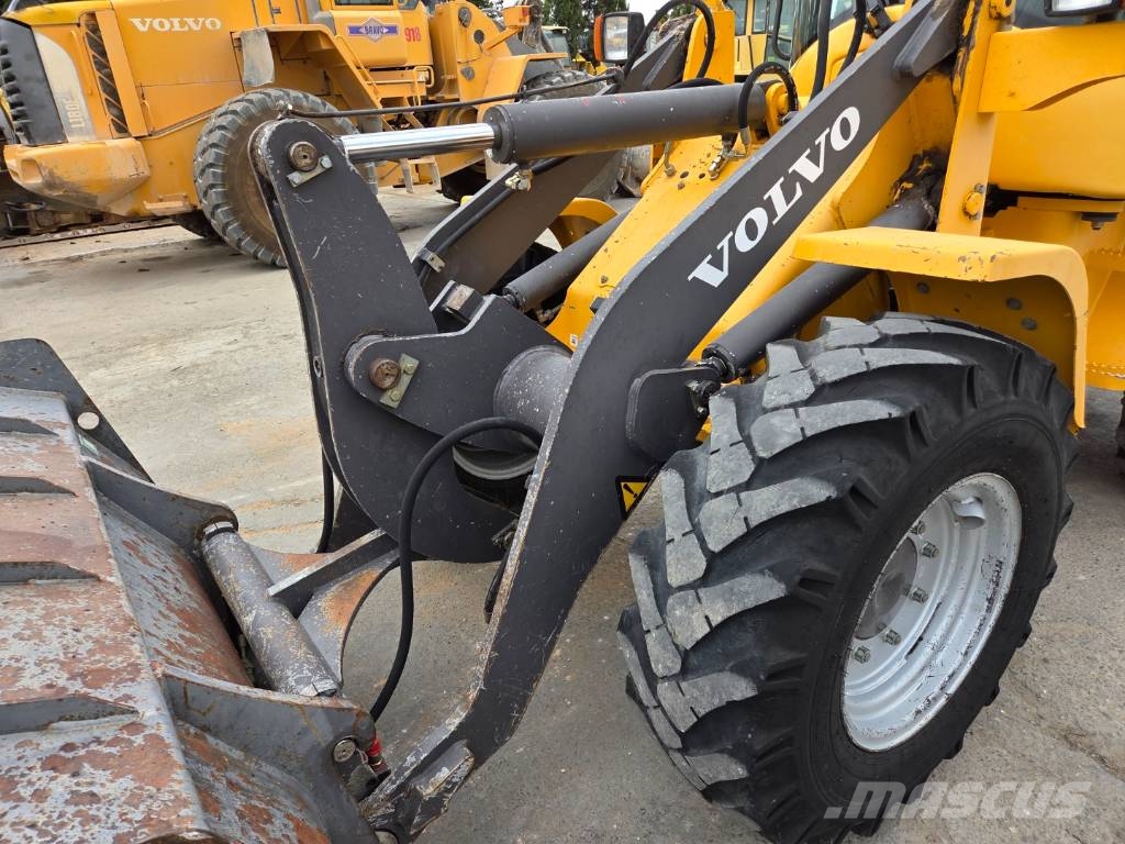 Volvo L 30 B 휠로우더