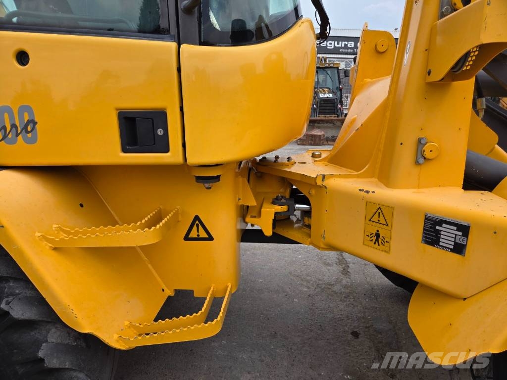 Volvo L 30 B 휠로우더