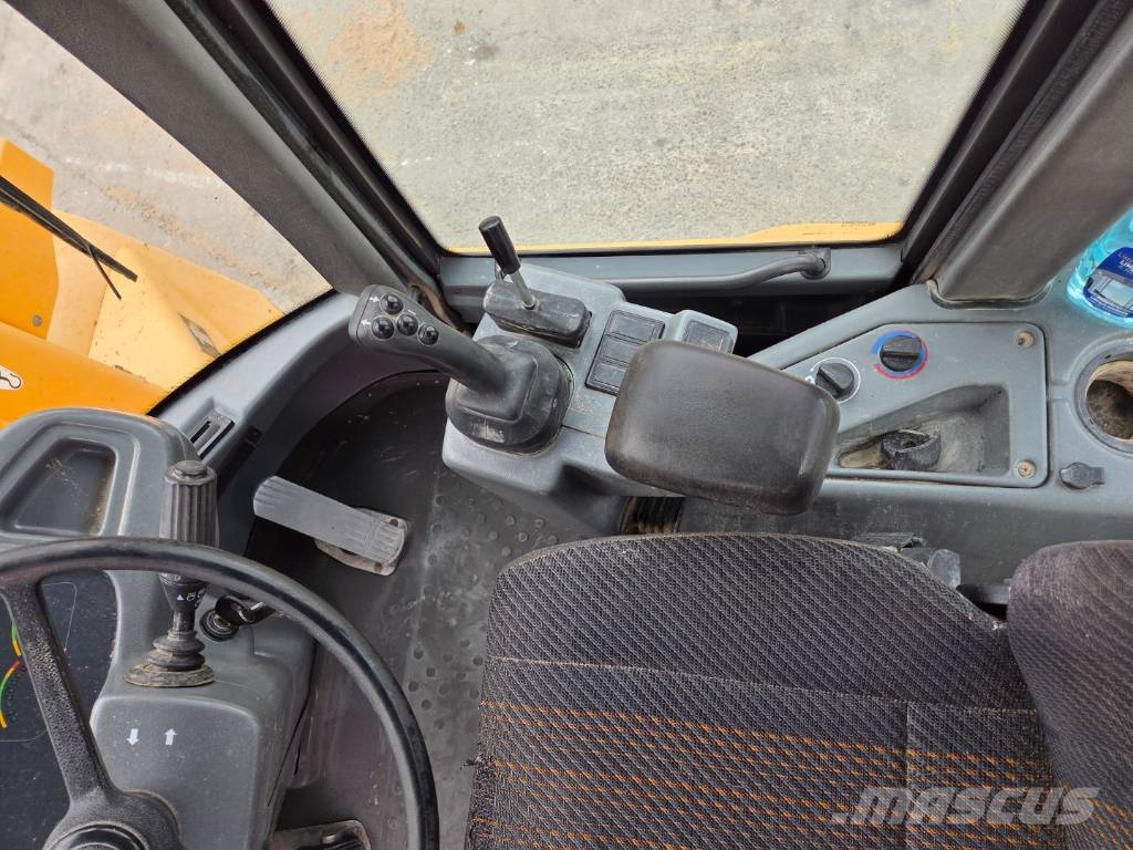 Volvo L 30 B 휠로우더
