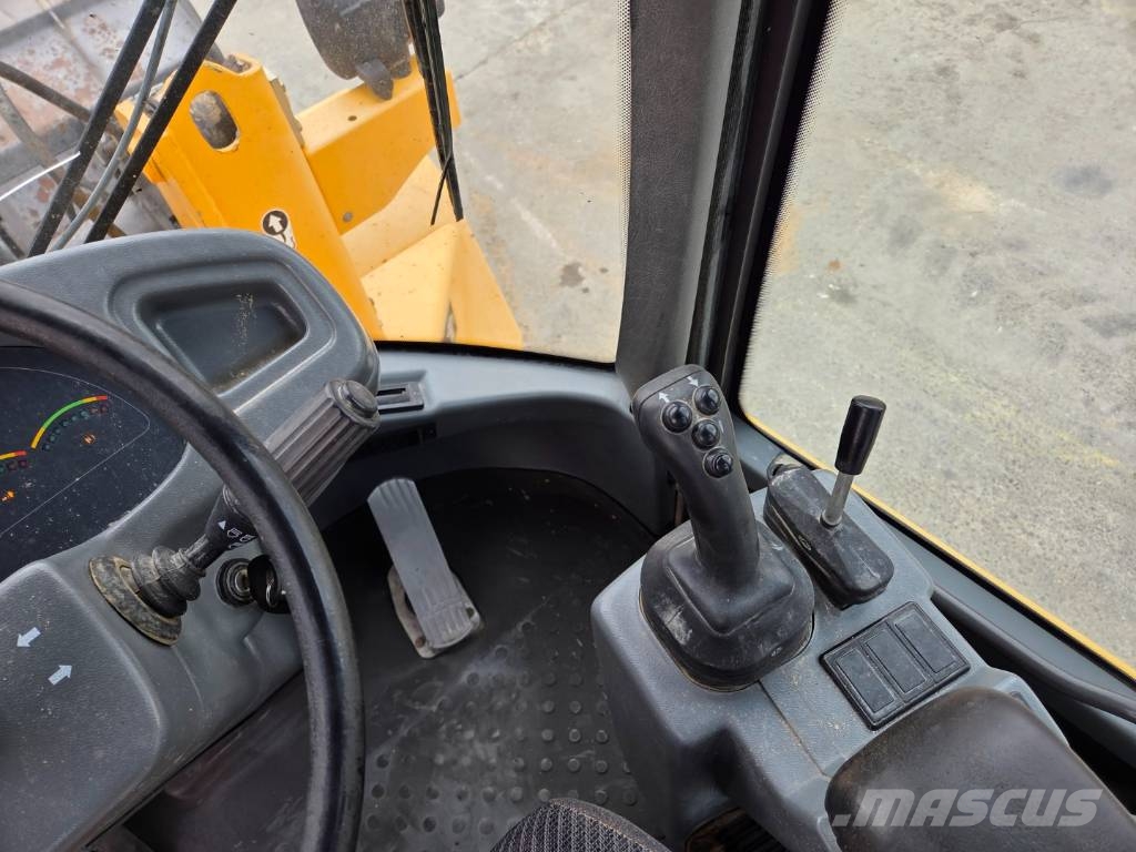 Volvo L 30 B 휠로우더