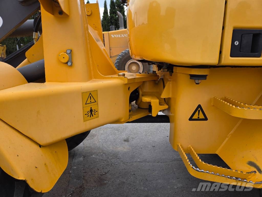 Volvo L 30 B 휠로우더