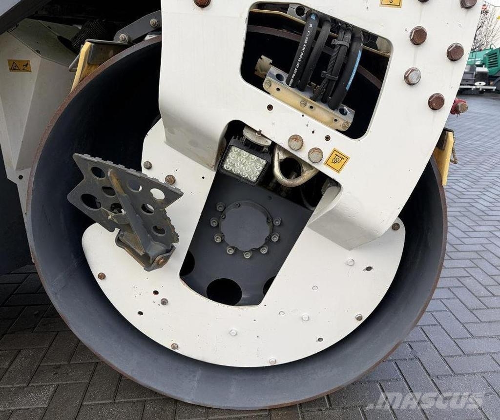 Hamm DV+ 90i VV-S 双轮压路机