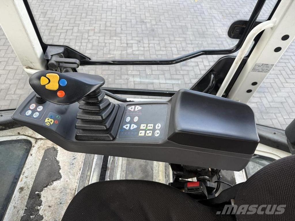 Hamm DV+ 90i VV-S 双轮压路机