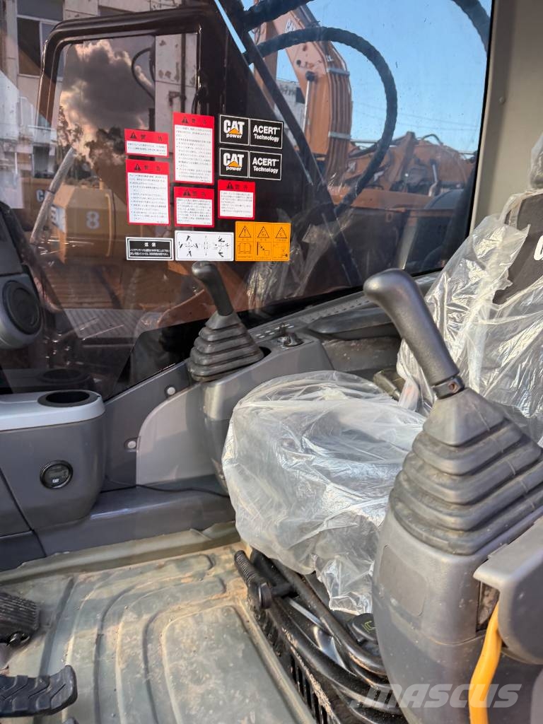 CAT 320D2L   3000 units excavators in stock Bandgrävare