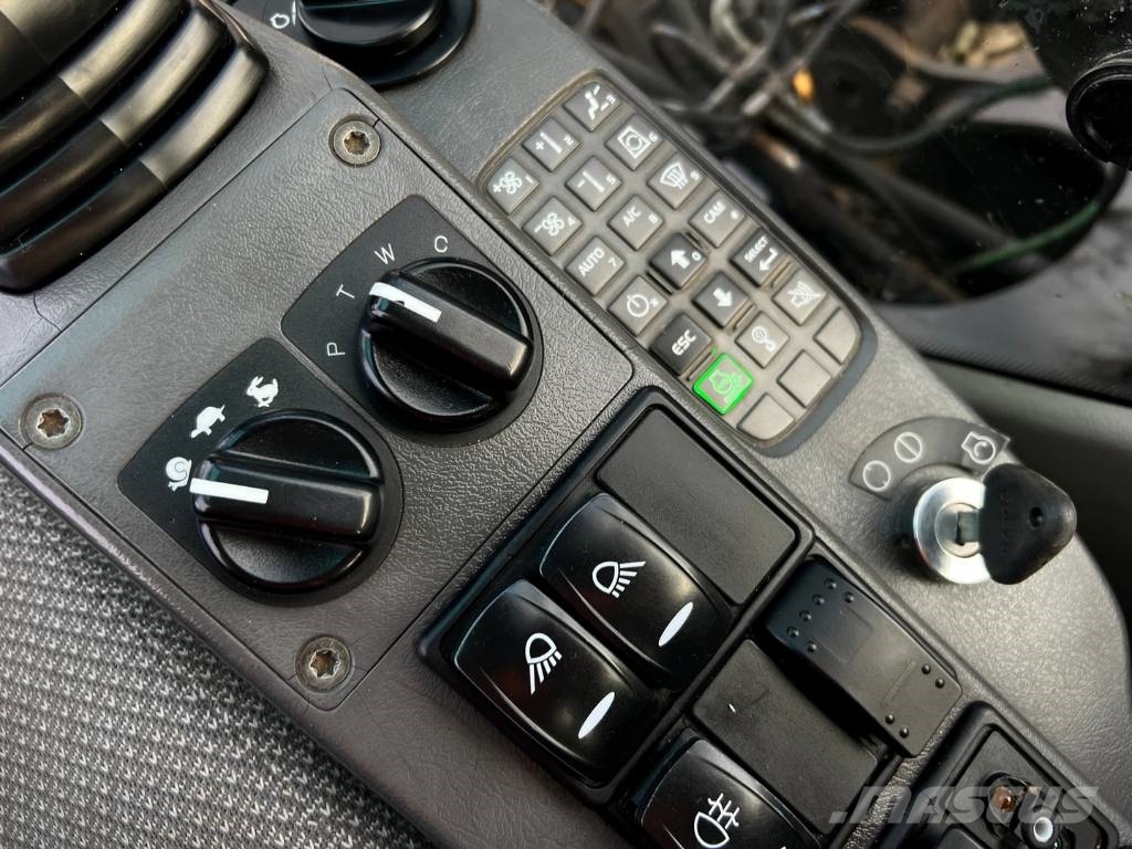 Volvo EW 140 C Колісні екскаватори