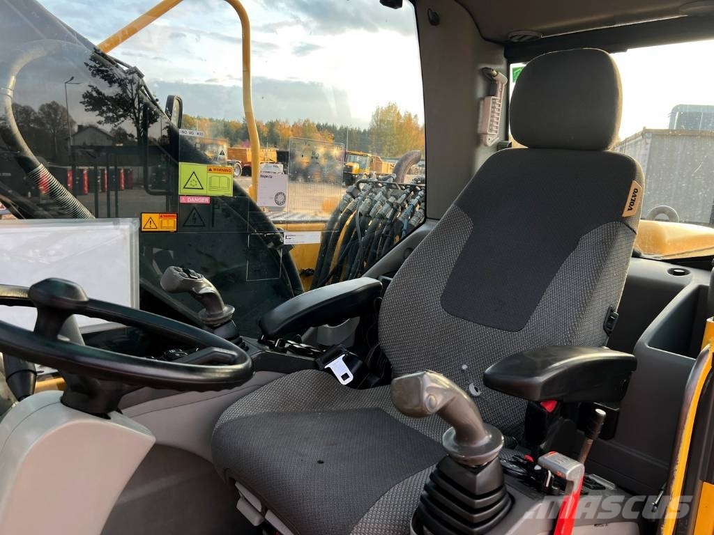 Volvo EW 140 C Колісні екскаватори