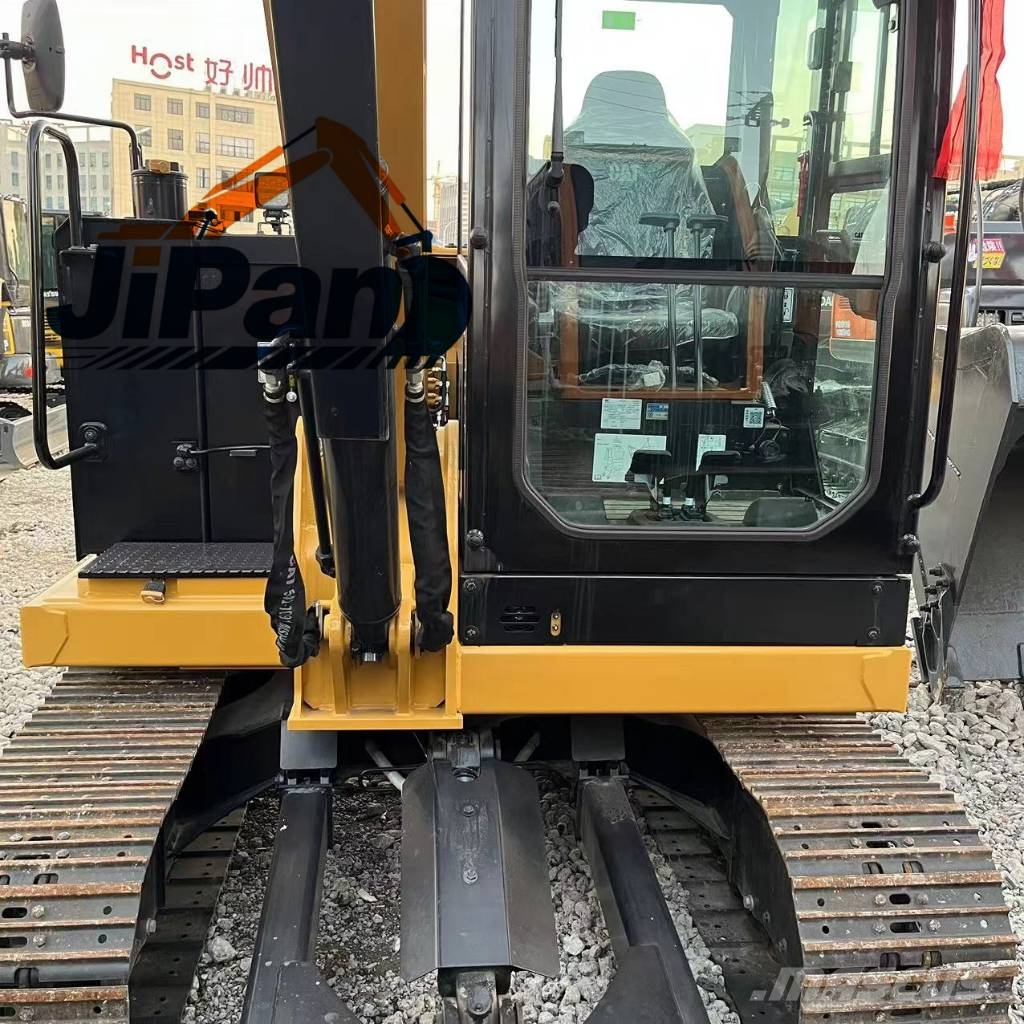 CAT 305.5 E 小型挖掘机