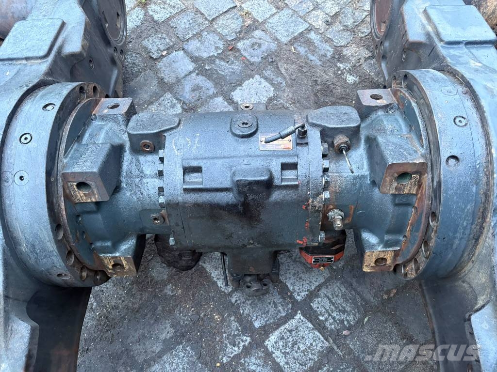 Ponsse NAF P0 40 6 Rastos, correntes e material rodante