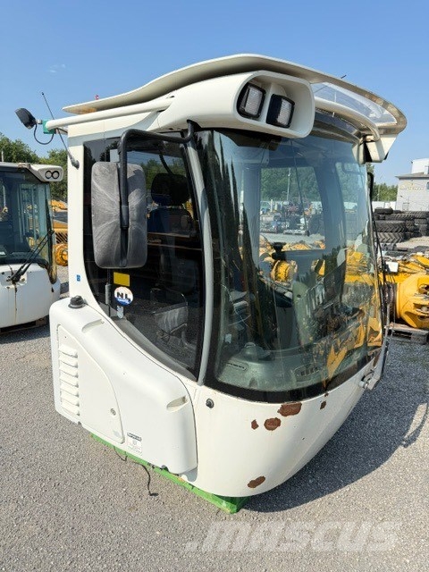 Liebherr L 576 USED CAB كابينة والداخلية