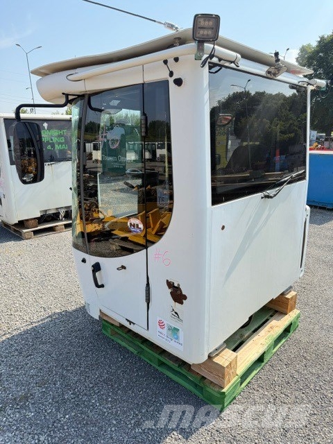 Liebherr L 576 USED CAB كابينة والداخلية