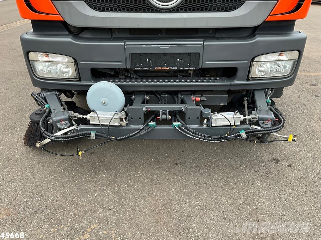 Mercedes-Benz Axor 1833 4x4 Schörling SORF Schienenreinigungs/Ra 街路清掃車