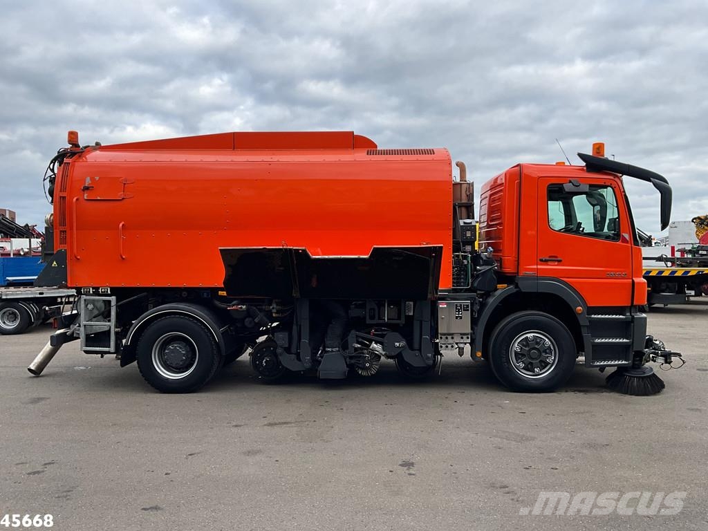 Mercedes-Benz Axor 1833 4x4 Schörling SORF Schienenreinigungs/Ra 街路清掃車