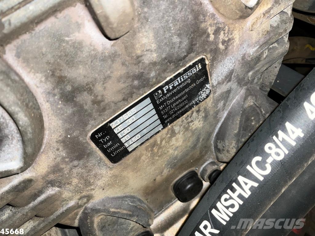 Mercedes-Benz Axor 1833 4x4 Schörling SORF Schienenreinigungs/Ra 街路清掃車