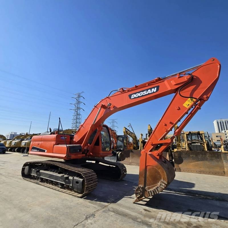 Doosan DX 225 Raupenbagger