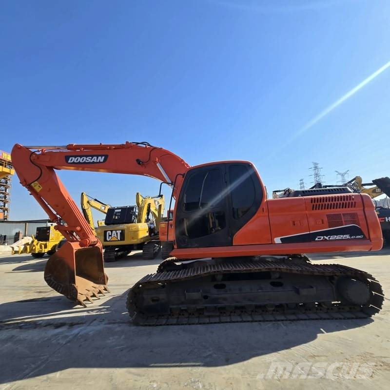Doosan DX 225 Raupenbagger
