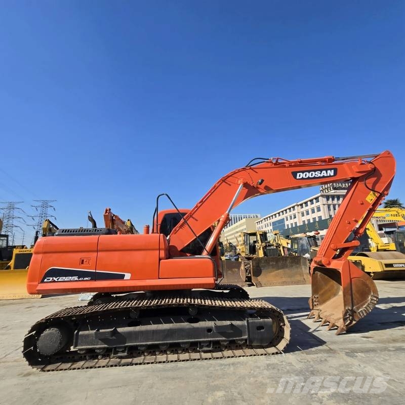 Doosan DX 225 Raupenbagger