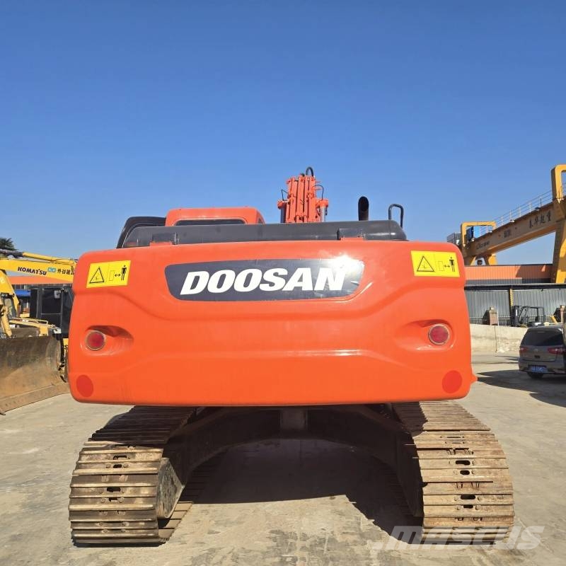Doosan DX 225 Raupenbagger
