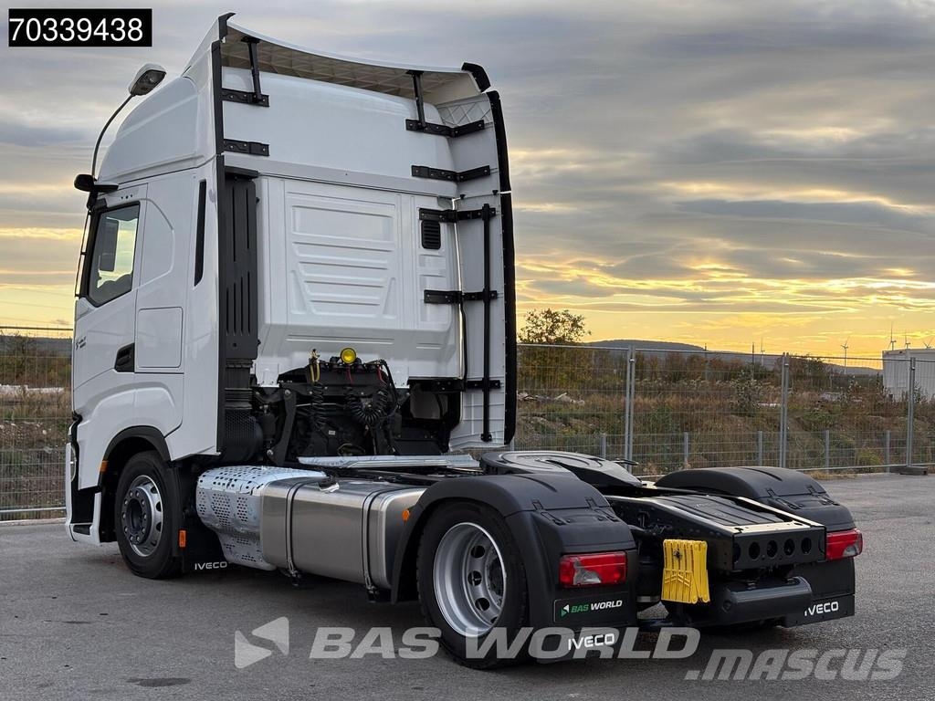 Iveco S-Way 460 4X2 NEW! MEGA HPEB 2x tanks Standklima N Vilcēji