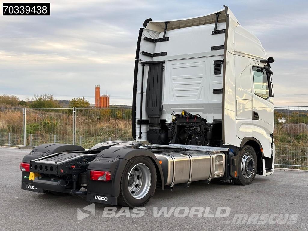 Iveco S-Way 460 4X2 NEW! MEGA HPEB 2x tanks Standklima N Vilcēji