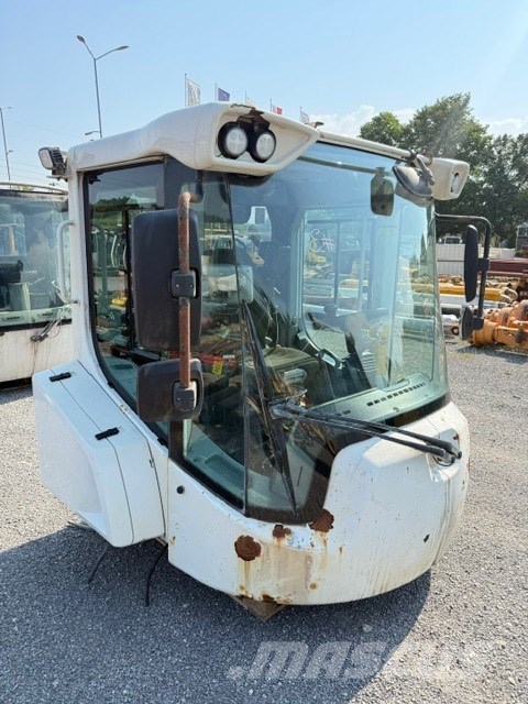 Liebherr L 580 XPoweR USED CAB كابينة والداخلية