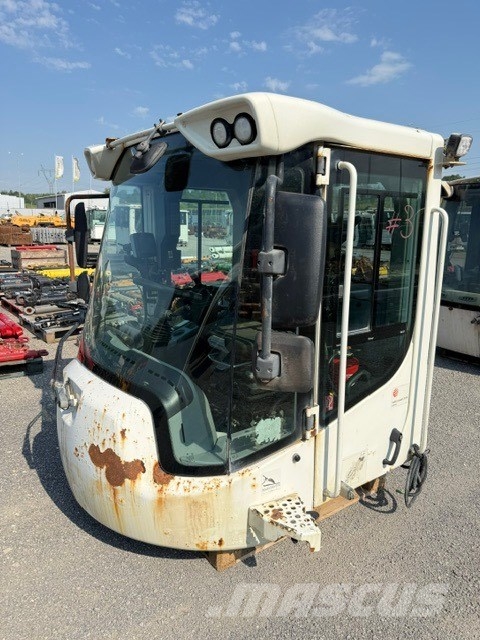 Liebherr L 580 XPoweR USED CAB كابينة والداخلية
