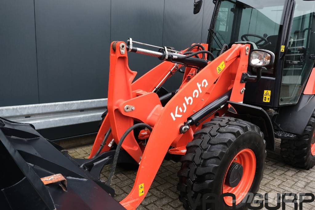Kubota R 070 | 2023 | 740h | Klima A/C Iekrāvēji uz riteņiem
