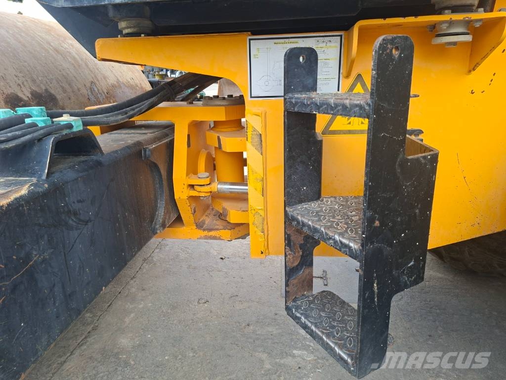 JCB Vibromax VM 132 D Rodillos de un solo tambor