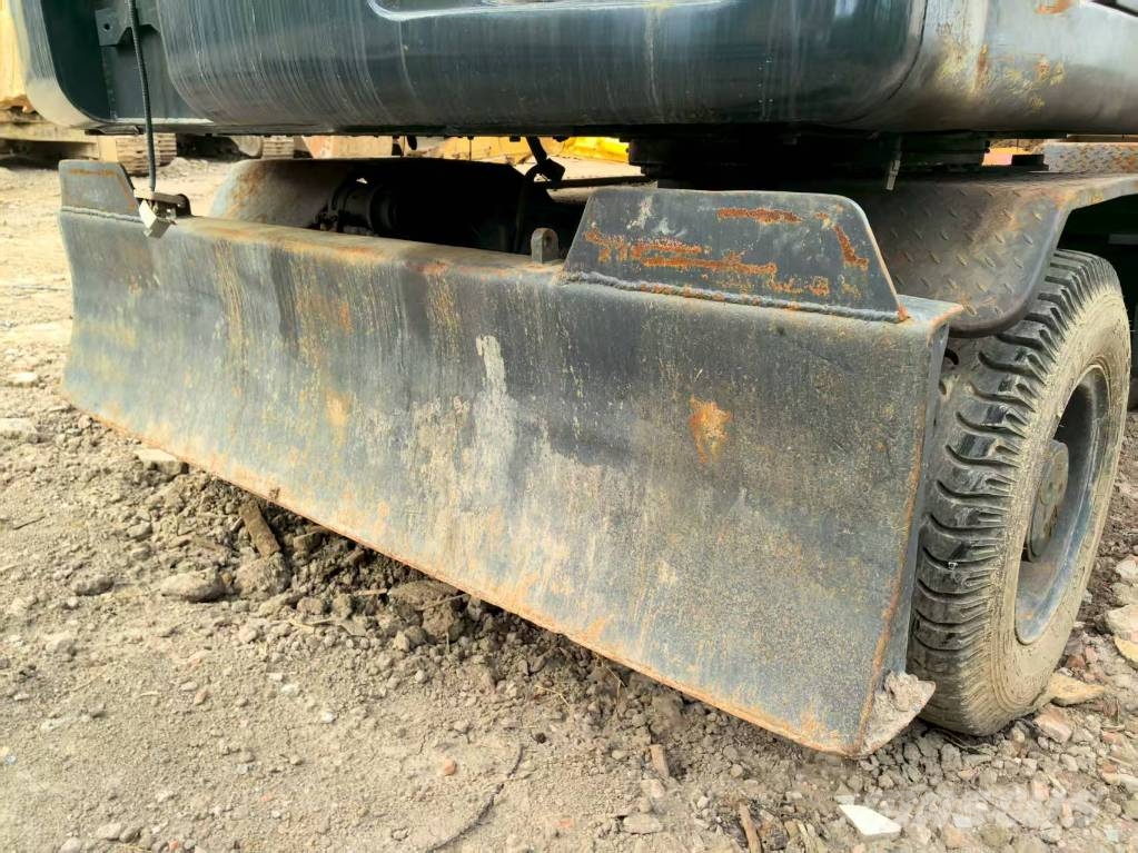 Hyundai R 150 W-9 Wheeled excavators