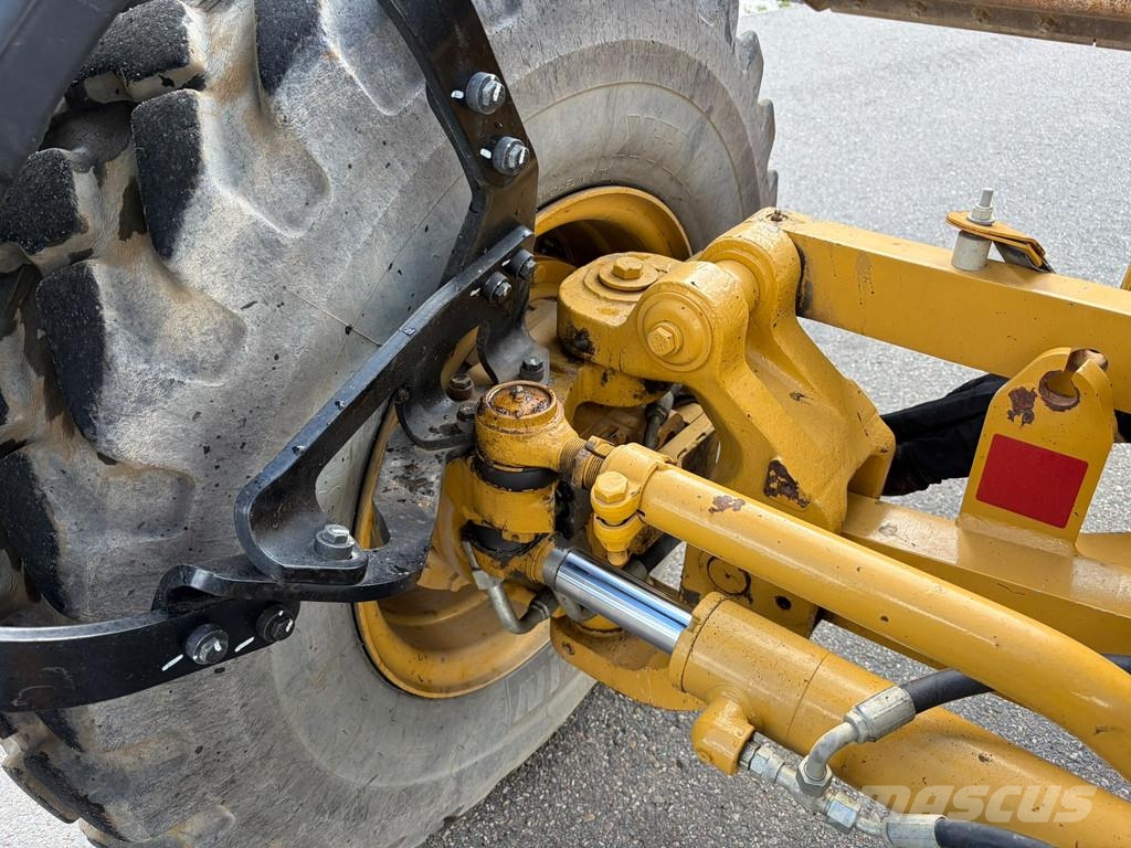 CAT 140 AWD 15A CE / TUV / EPA Trimble prepared Grederji