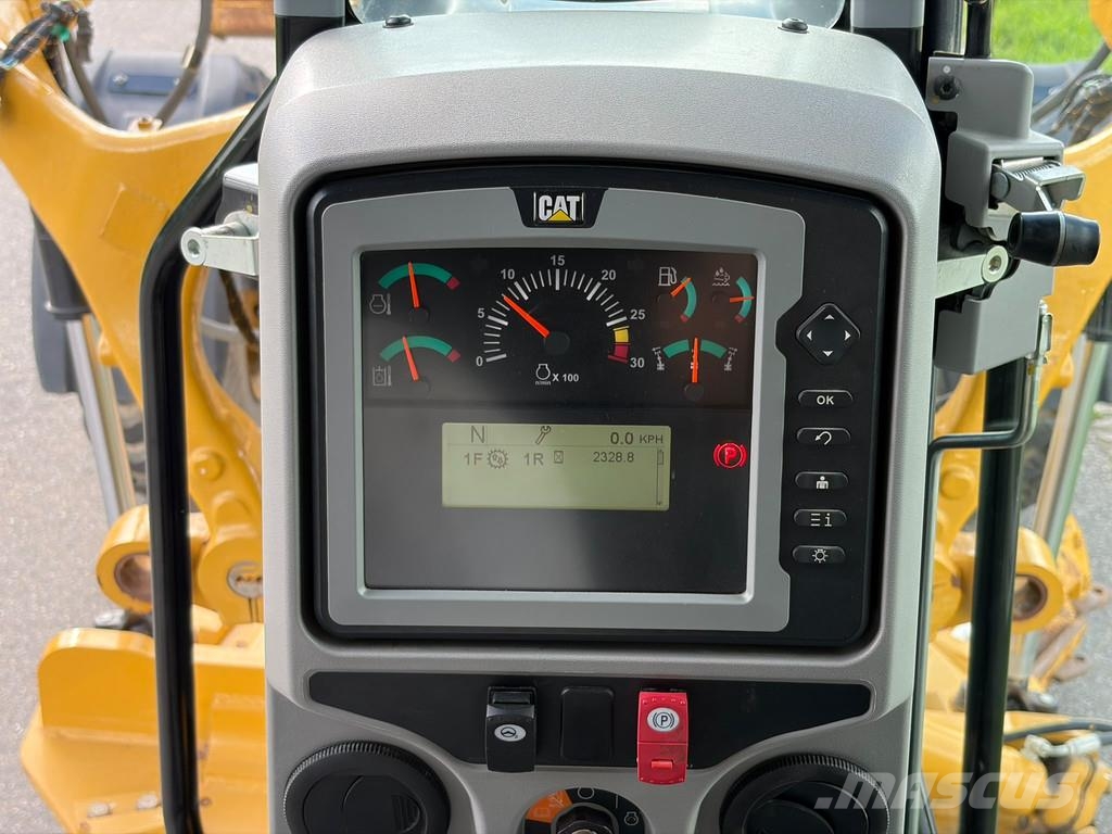 CAT 140 AWD 15A CE / TUV / EPA Trimble prepared Grederji