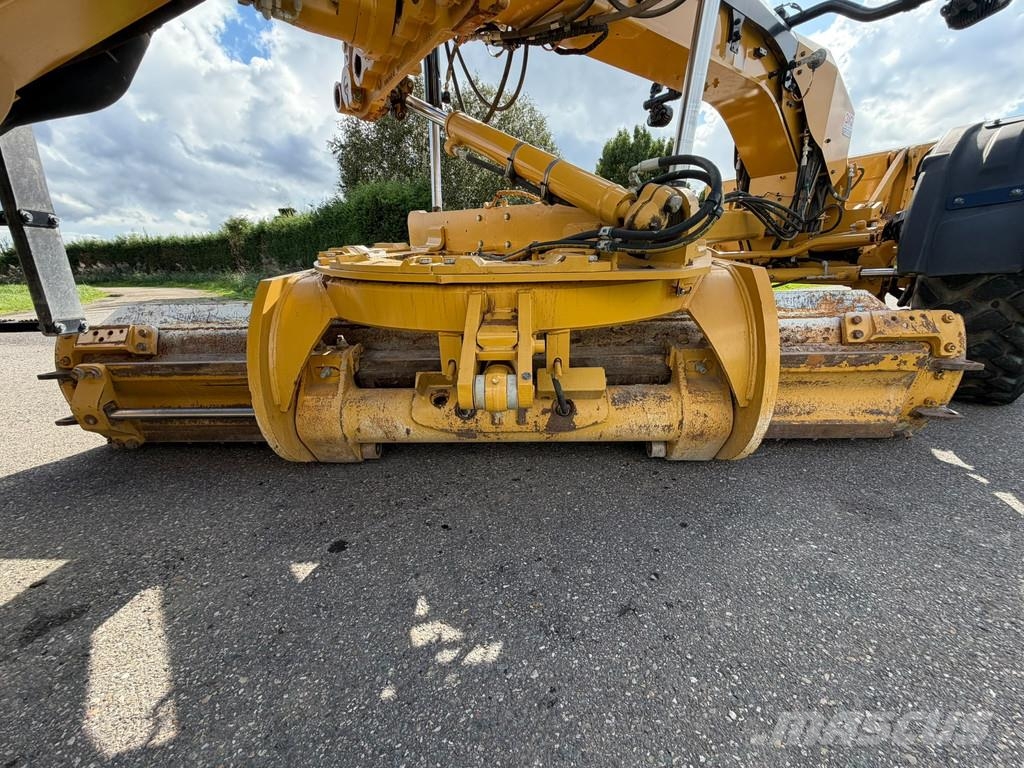 CAT 140 AWD 15A CE / TUV / EPA Trimble prepared Grederji