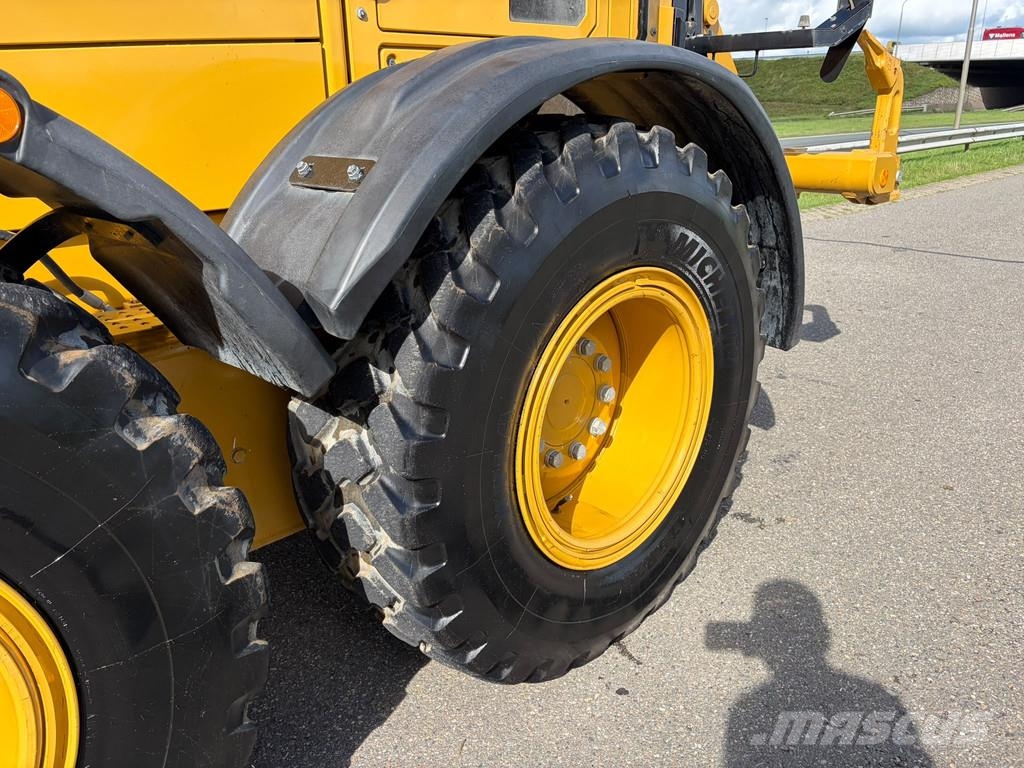 CAT 140 AWD 15A CE / TUV / EPA Trimble prepared Grederji