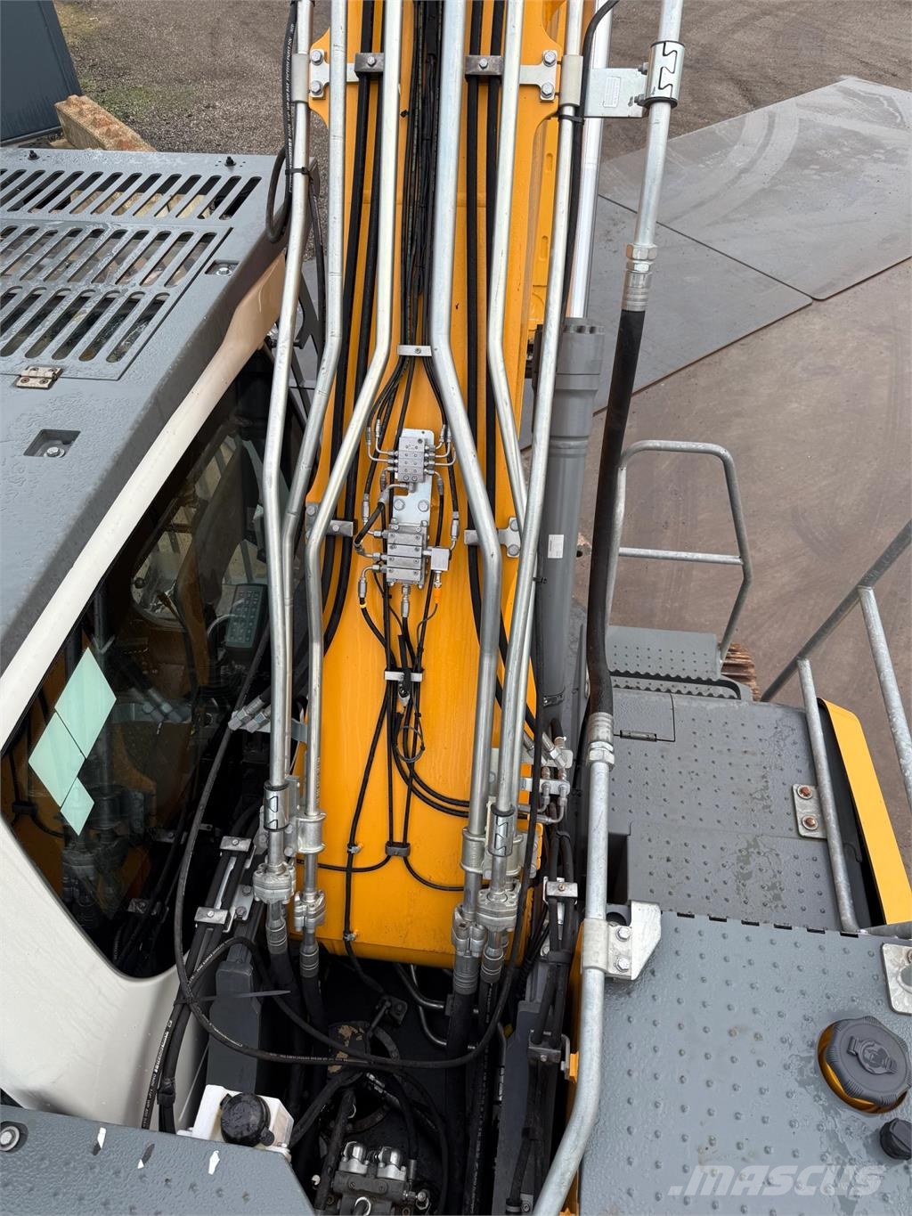 Liebherr R922 LC Car Dismantler Abrissbagger