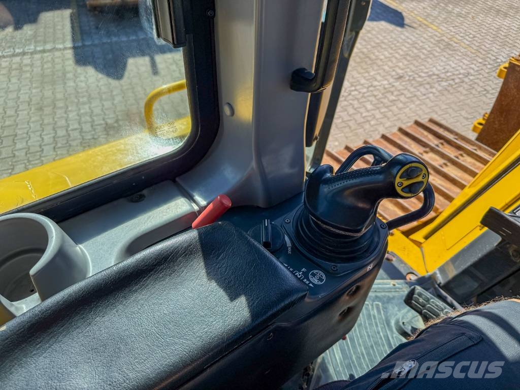 Komatsu D65PXI-18 mit Heckaufreißer GPS Μπουλντόζες με ερπύστριες