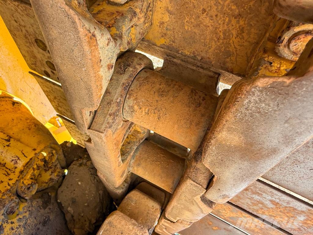 Komatsu D65PXI-18 mit Heckaufreißer GPS Μπουλντόζες με ερπύστριες