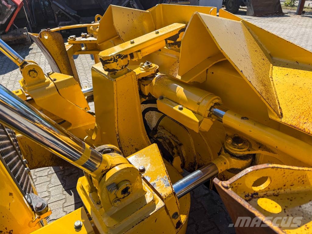 Komatsu D65PXI-18 mit Heckaufreißer GPS Μπουλντόζες με ερπύστριες