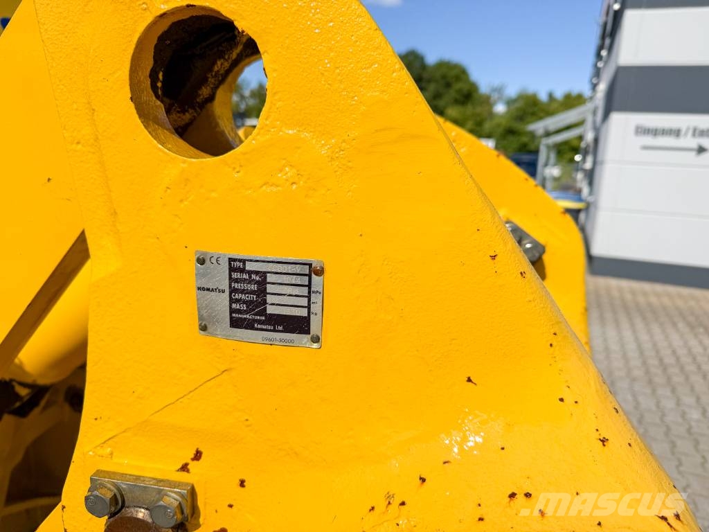 Komatsu D65PXI-18 mit Heckaufreißer GPS Μπουλντόζες με ερπύστριες