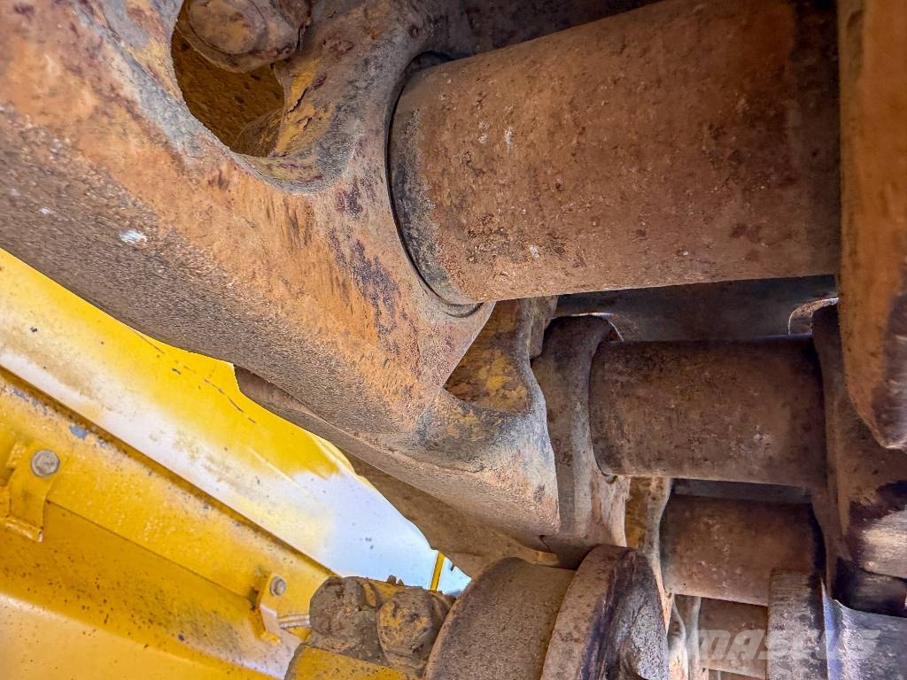 Komatsu D65PXI-18 mit Heckaufreißer GPS Μπουλντόζες με ερπύστριες