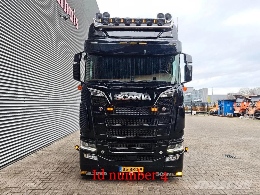Scania S580 V8 6x2 Longline Showtruck! Cabezas tractoras