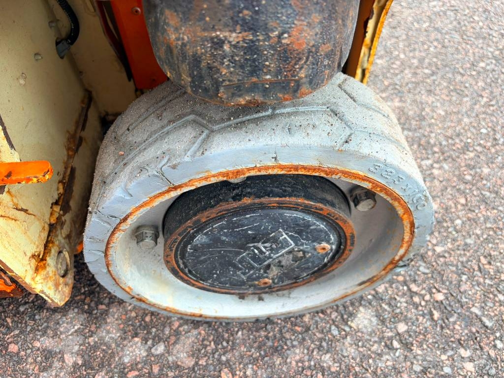 JLG 1230 ES Saxliftar