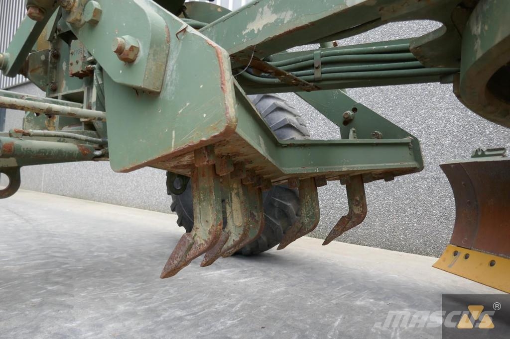 CAT 130G Ex-army Grederji