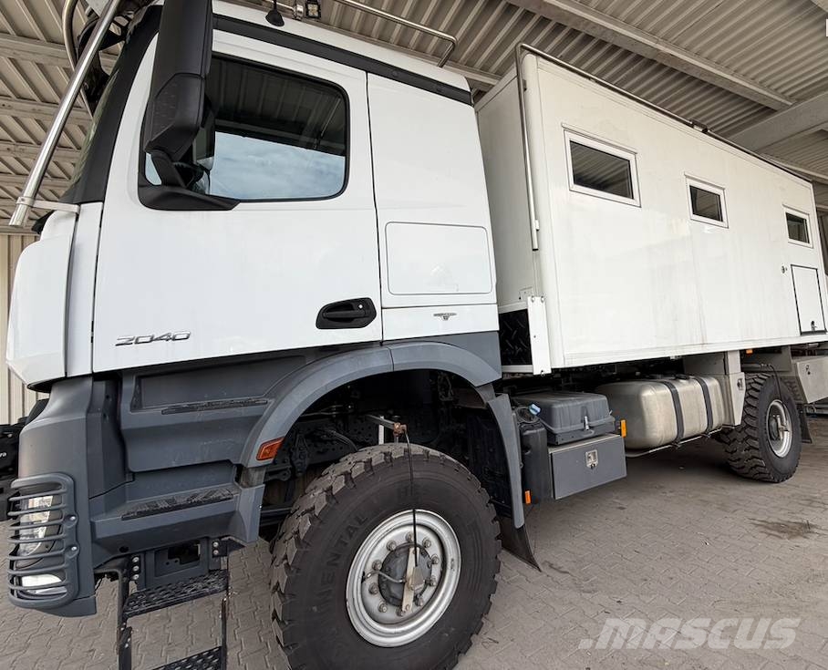Mercedes-Benz Mercedes-Benz AROCS 2040 4×4 Expedition Truck Over Cars