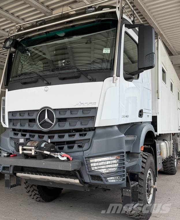 Mercedes-Benz Mercedes-Benz AROCS 2040 4×4 Expedition Truck Over Cars