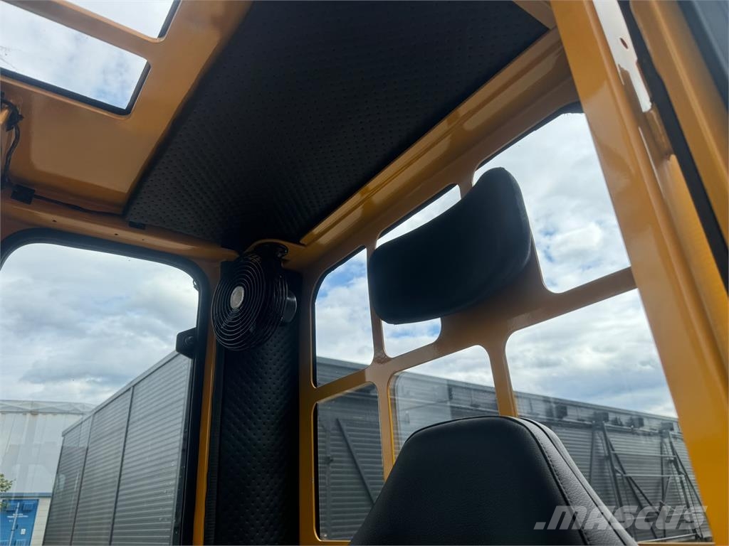 Combilift C3000/ Triplex 5500 mm Повдигач с движение в 4 посоки