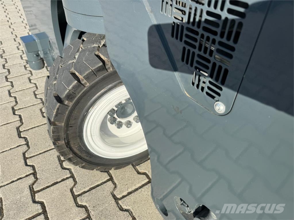 Combilift C3000/ Triplex 5500 mm Повдигач с движение в 4 посоки