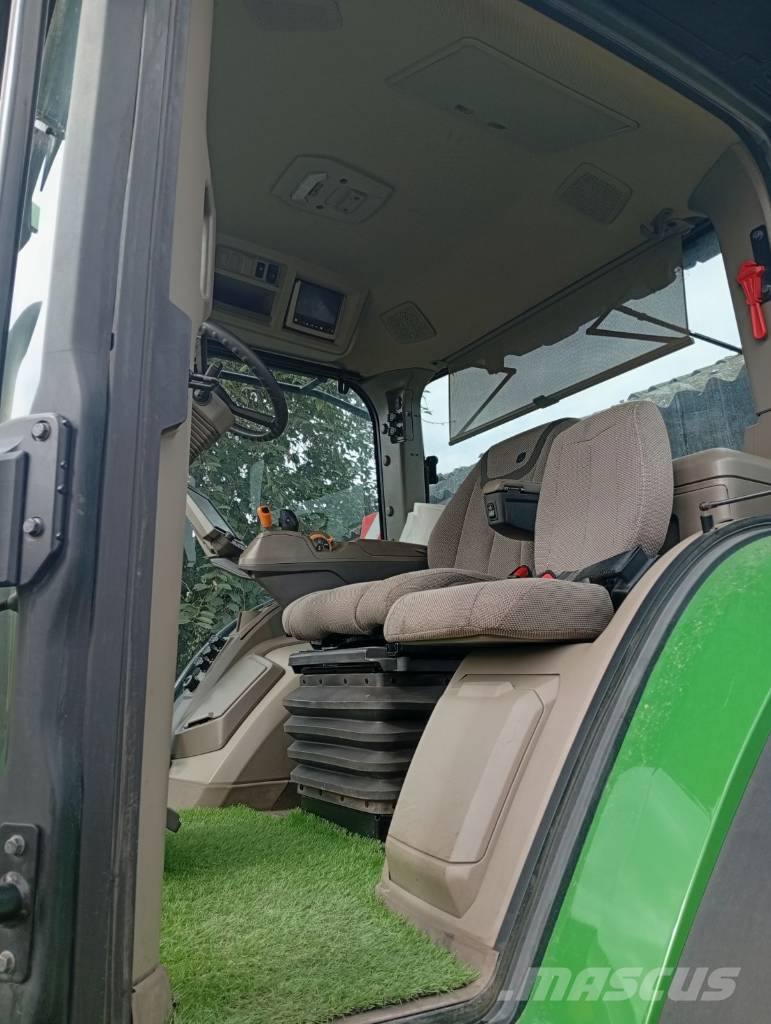 John Deere 8R 340 Traktori
