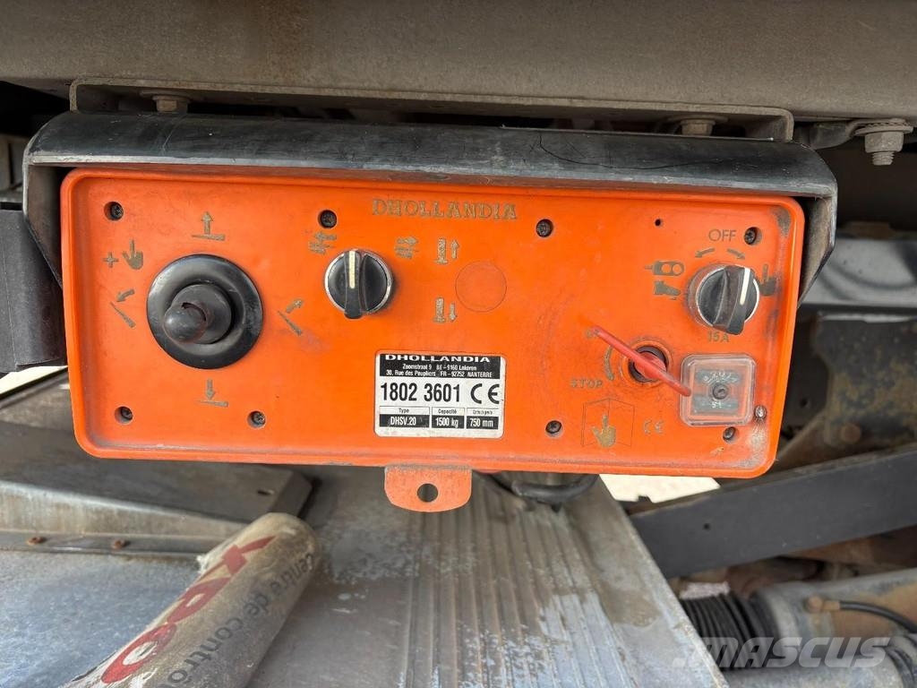 Samro CT28MH + 3 X AXLE + DHOLLANDIA LOADLIFT 侧帘拖车