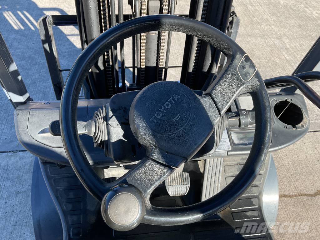 Toyota 8FDF15 Tonero Dizelski viličari