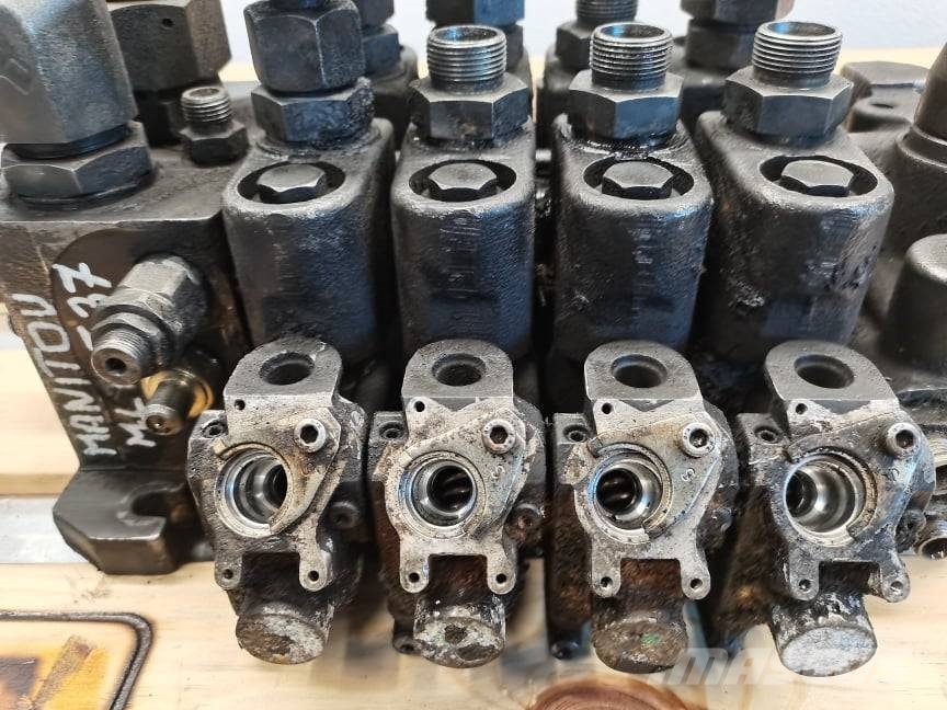 Manitou MLT 635 hydraulic distributor Hydraulics
