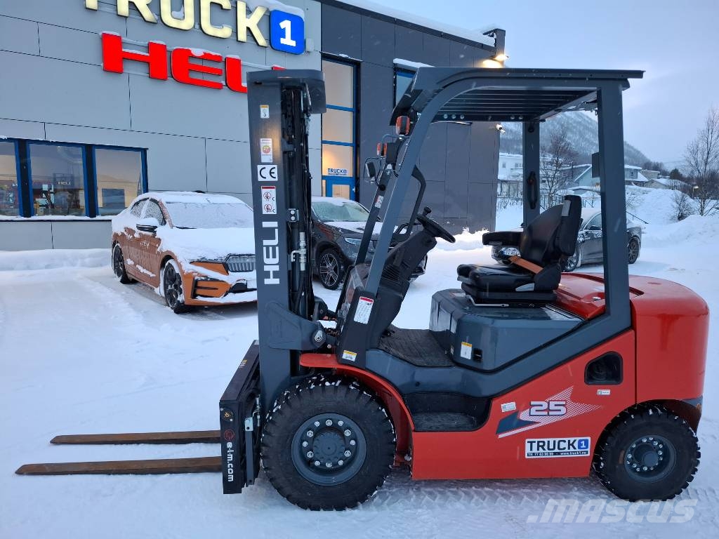 Heli CPCD25-XC26H - 2,5 tonns diesel - 4,7 m løftehøyde Dīzeļa autoiekrāvēji